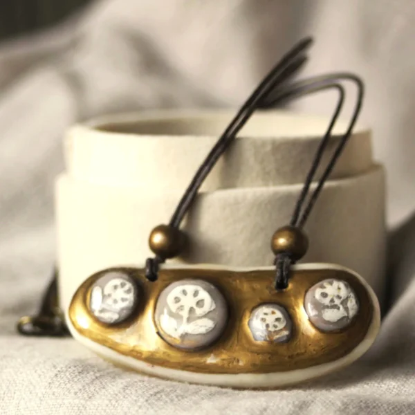 Necklace Nucleo